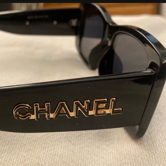 CHANEL CC Logo Square Sunglasses 71472 - Picture 6 of 14